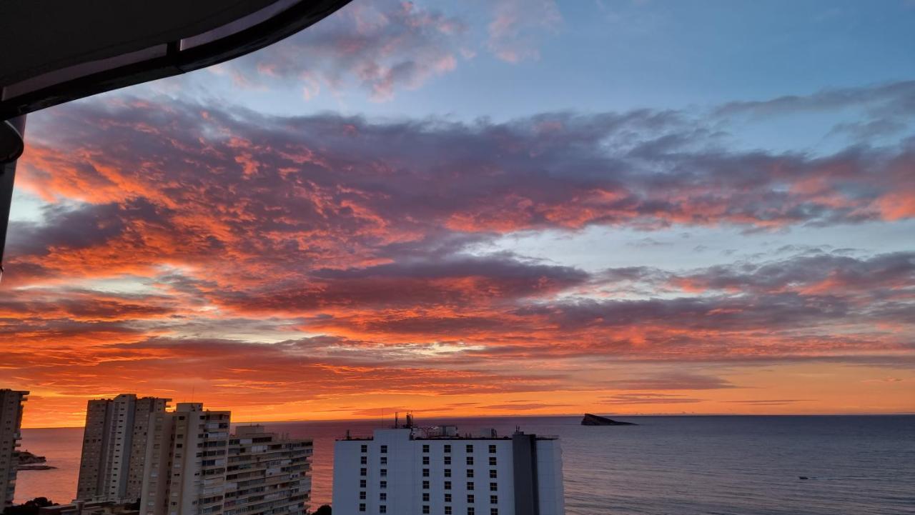 Sunset Waves Benidorm Julieta Vistas Al Mar Premium 200 Mt2 Con Jacuzzi En Terraza Apartment Ngoại thất bức ảnh