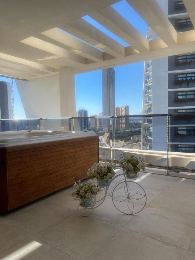 Sunset Waves Benidorm Julieta Vistas Al Mar Premium 200 Mt2 Con Jacuzzi En Terraza Apartment Ngoại thất bức ảnh