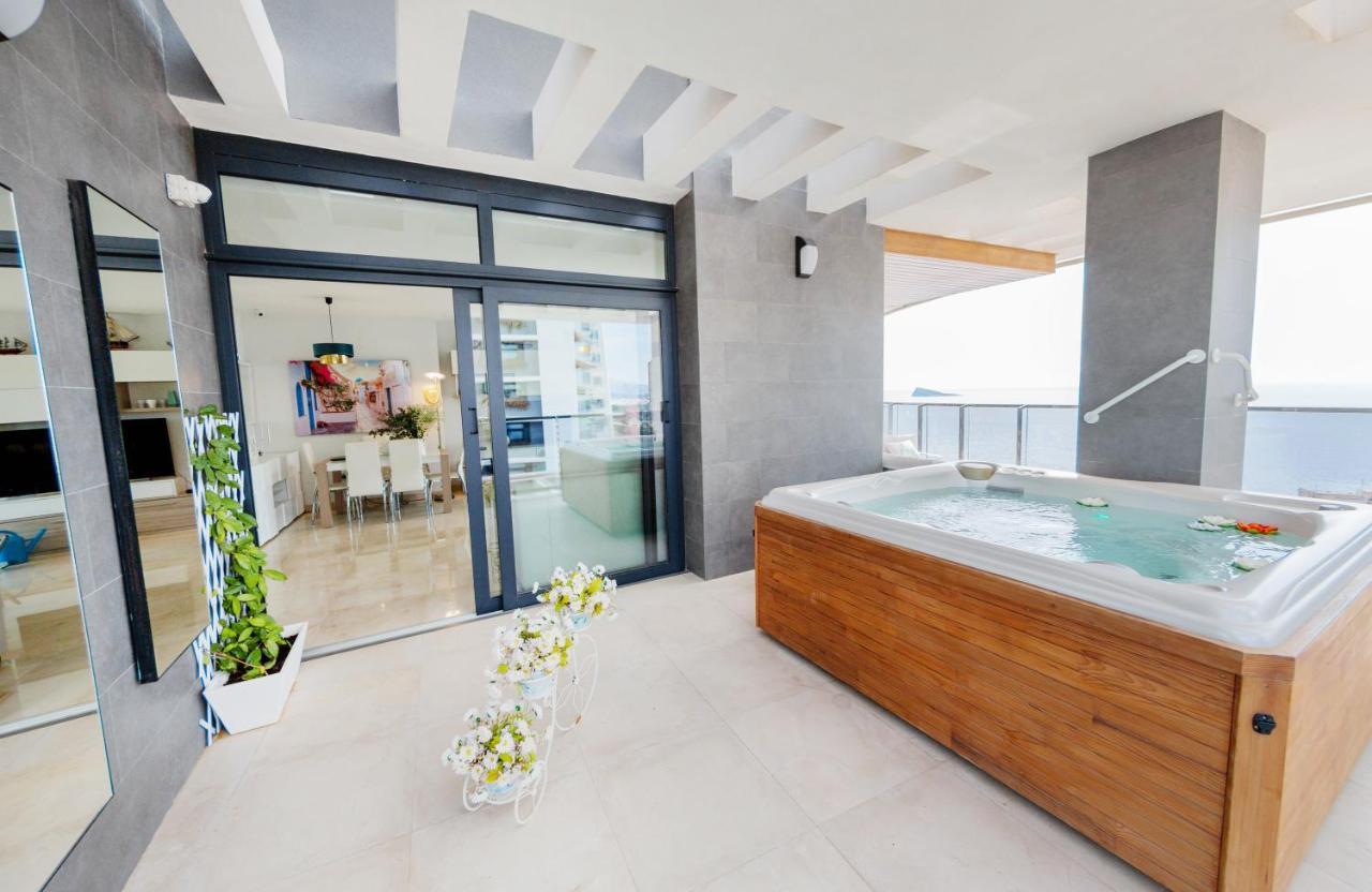 Sunset Waves Benidorm Julieta Vistas Al Mar Premium 200 Mt2 Con Jacuzzi En Terraza Apartment Ngoại thất bức ảnh
