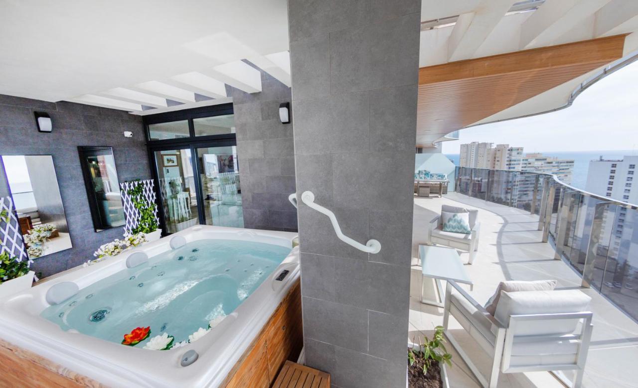 Sunset Waves Benidorm Julieta Vistas Al Mar Premium 200 Mt2 Con Jacuzzi En Terraza Apartment Ngoại thất bức ảnh