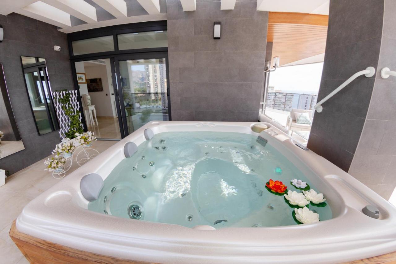 Sunset Waves Benidorm Julieta Vistas Al Mar Premium 200 Mt2 Con Jacuzzi En Terraza Apartment Ngoại thất bức ảnh